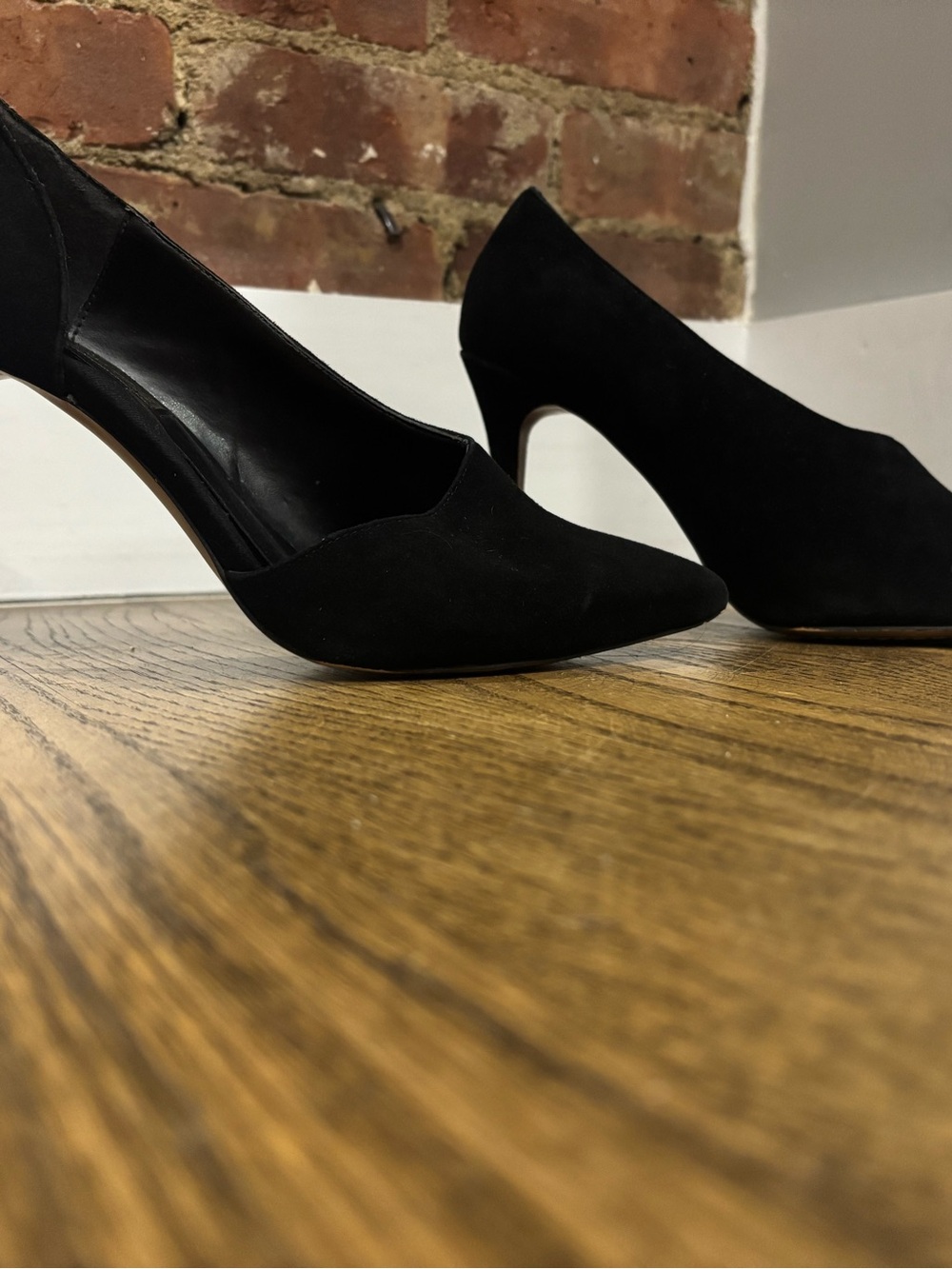 Steve by Steve Madden sz 8.5 black cut-out pumps - Picture 4 of 4